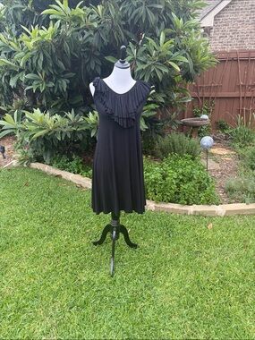 Karen Kane Black Ruffle-Trim Sleeveless Midi Dress